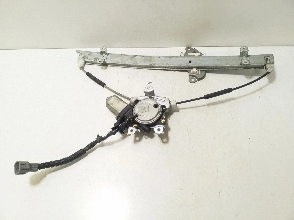 Front door window regulator with motor 807308H301