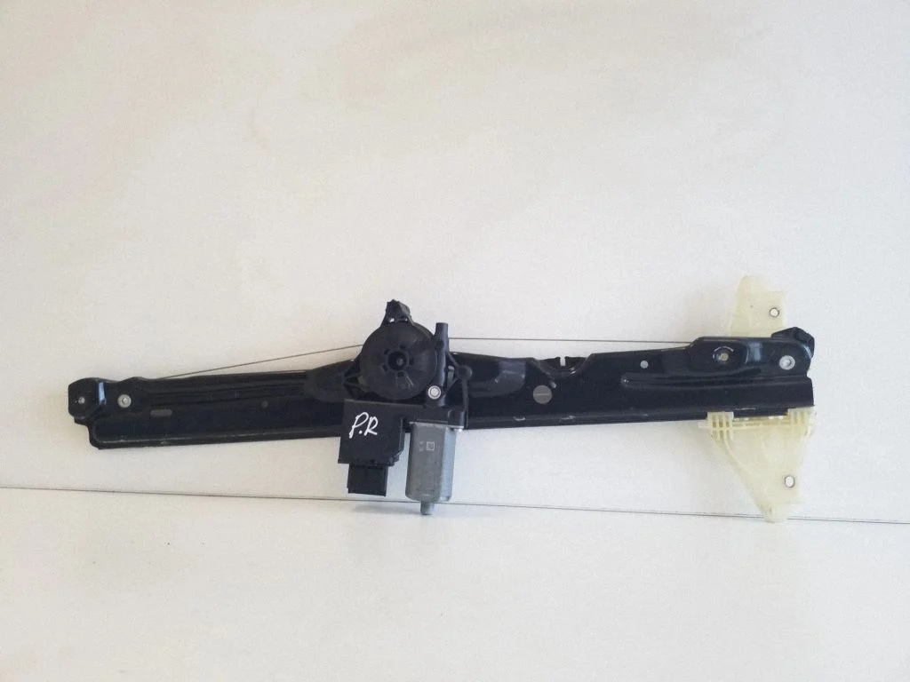 Front door window regulator with motor 9840159380