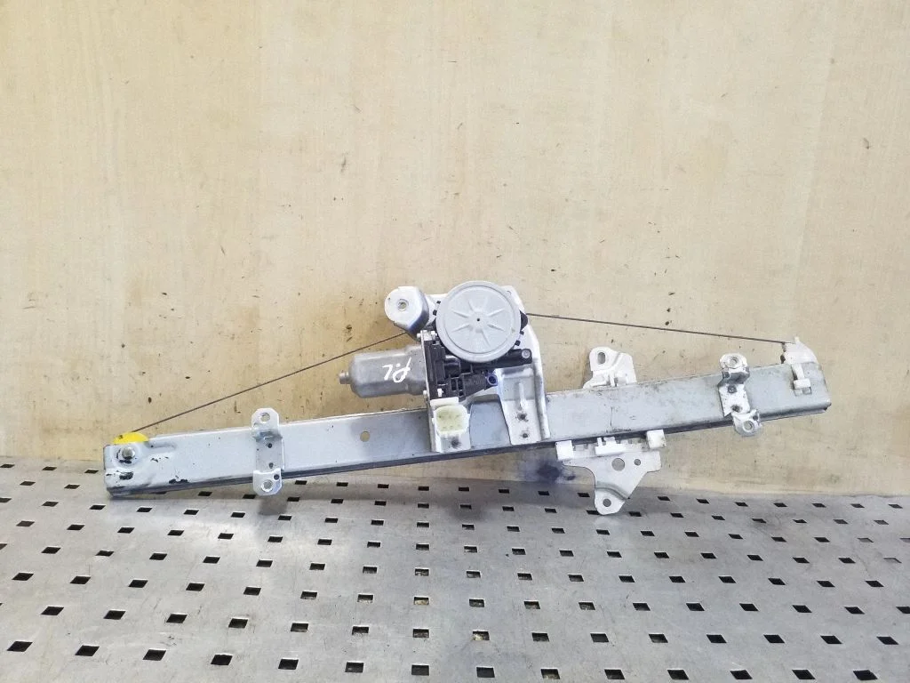 Front door window regulator with motor 807304CA0A
