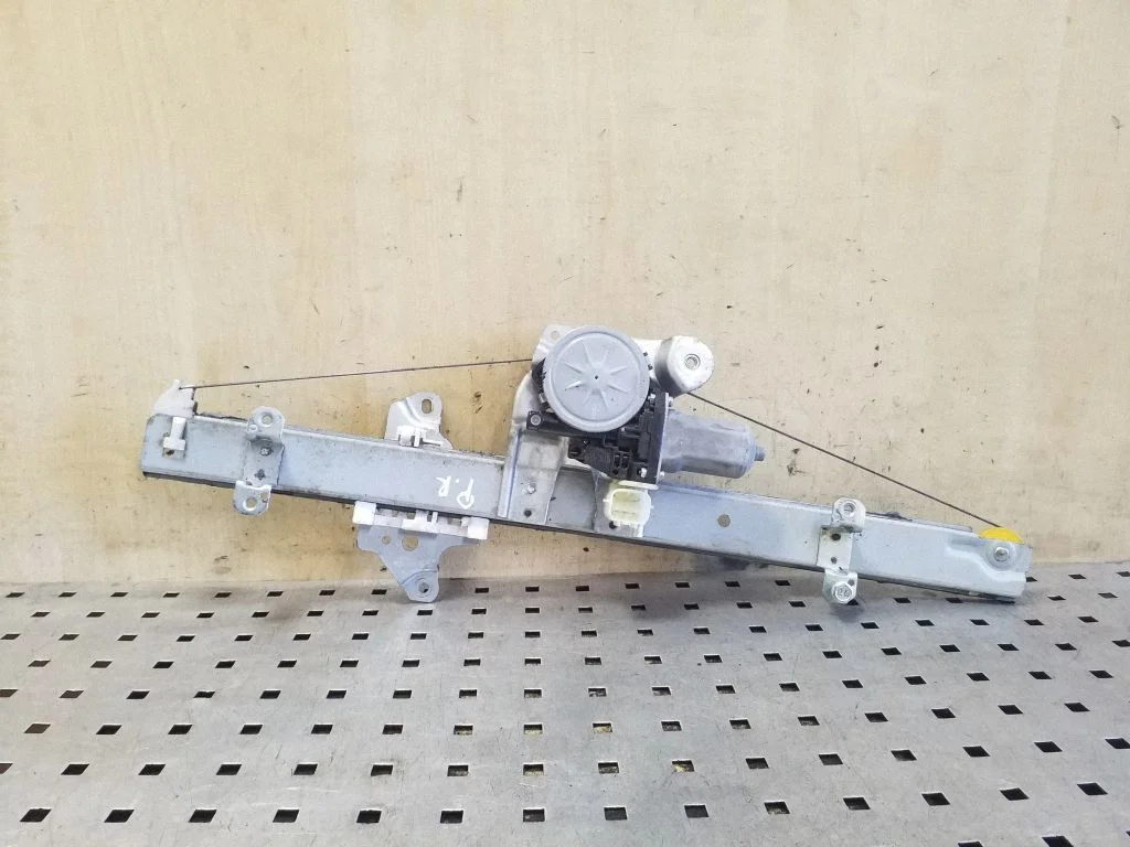 Front door window regulator with motor 807314CA1A