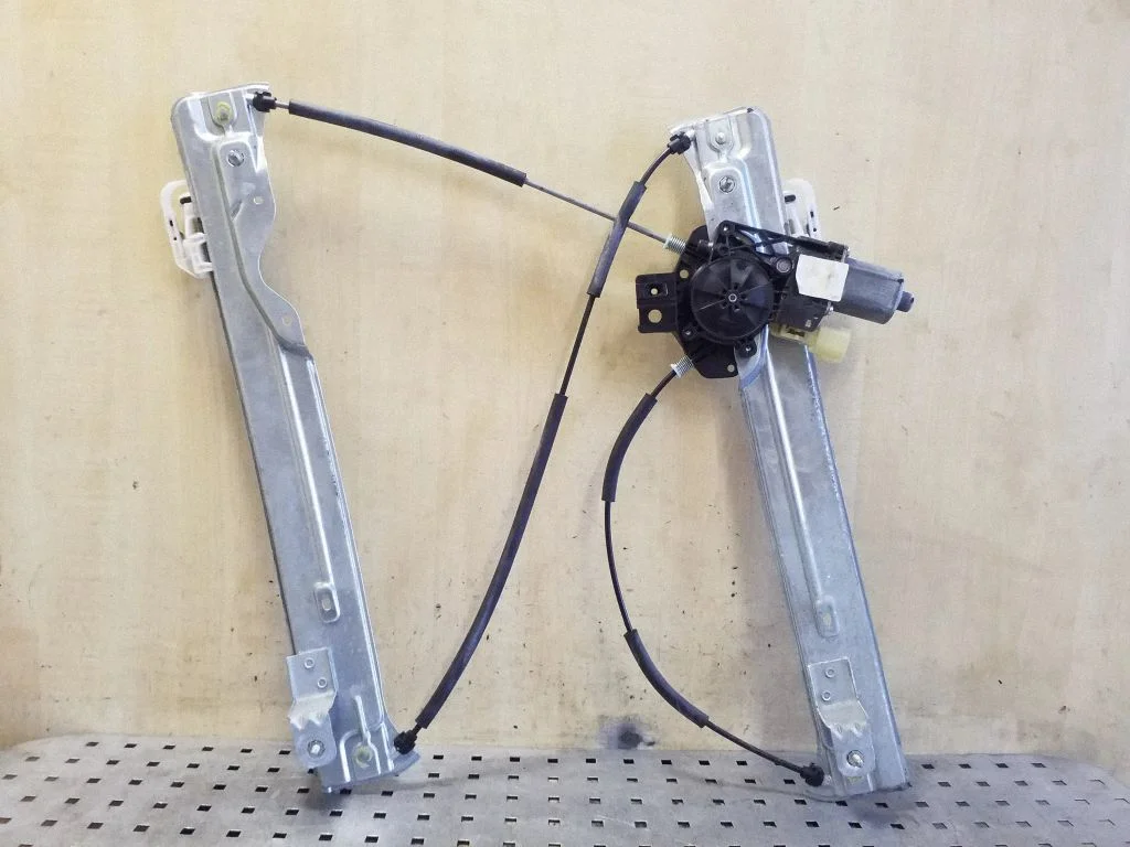 Priekinio el. lango pakėlimo mechanizmo komplektas