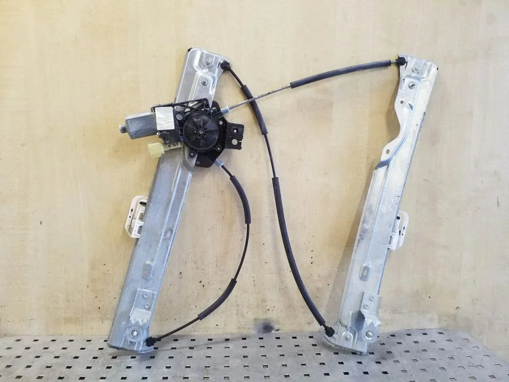 Priekinio el. lango pakėlimo mechanizmo komplektas