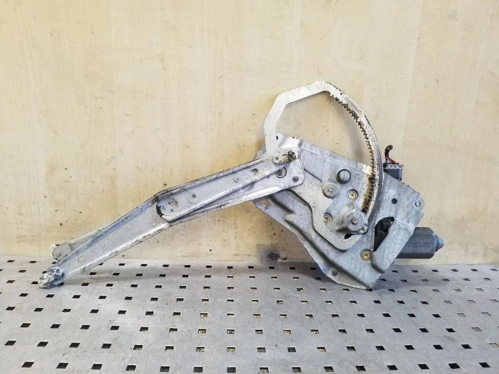 Front door window regulator with motor 90520247