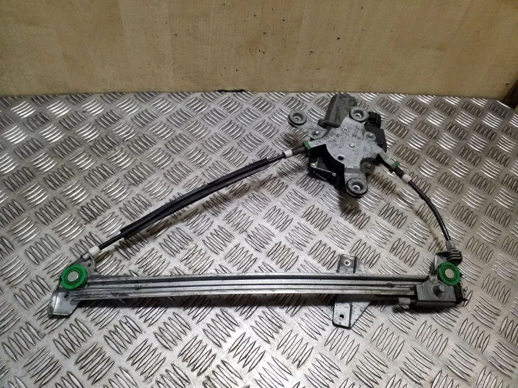 Priekinio el. lango pakėlimo mechanizmo komplektas