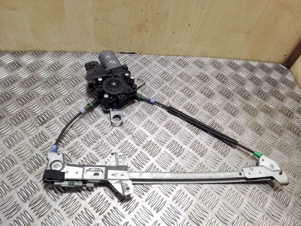Priekinio el. lango pakėlimo mechanizmo komplektas