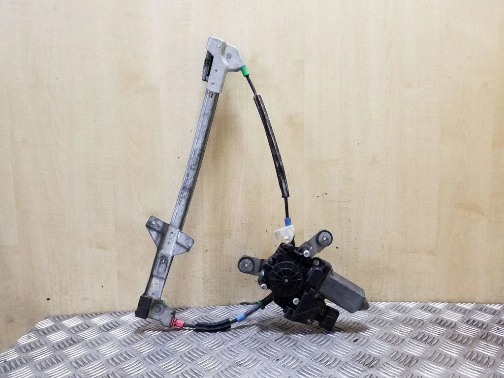 Front door window regulator with motor 4A0837397B
