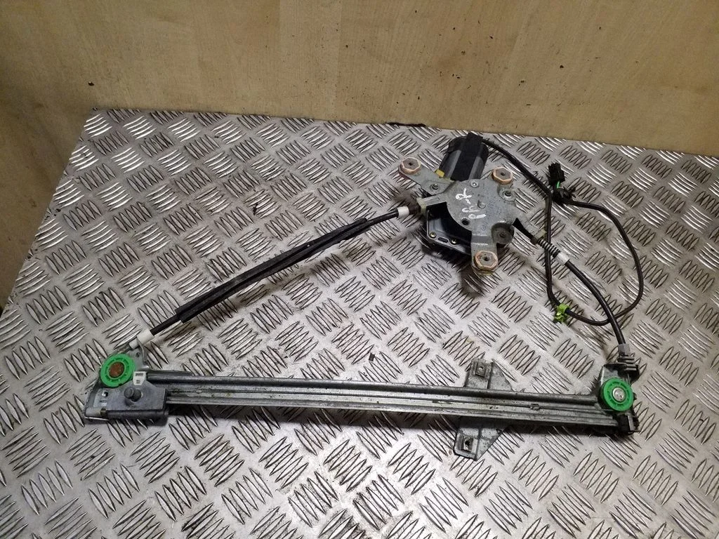 Front door window regulator with motor 4A0837398A