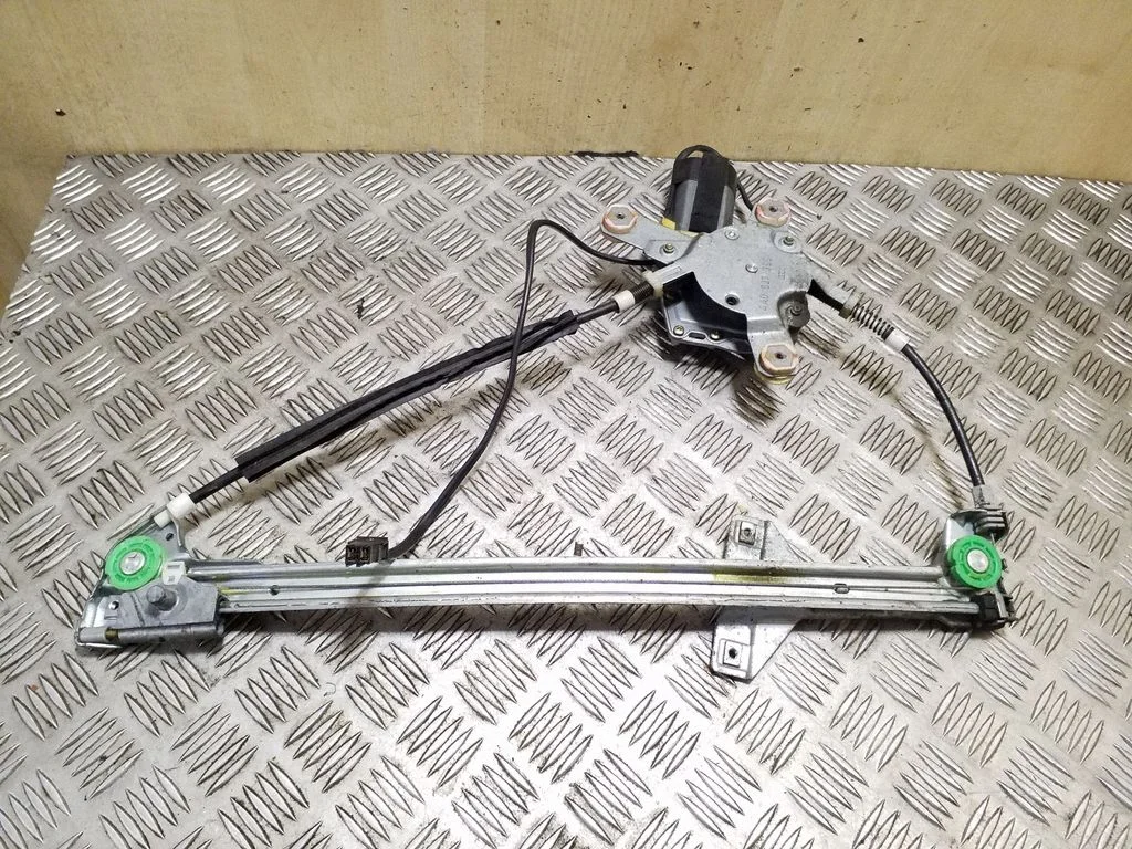 Front door window regulator with motor 4A0837398A