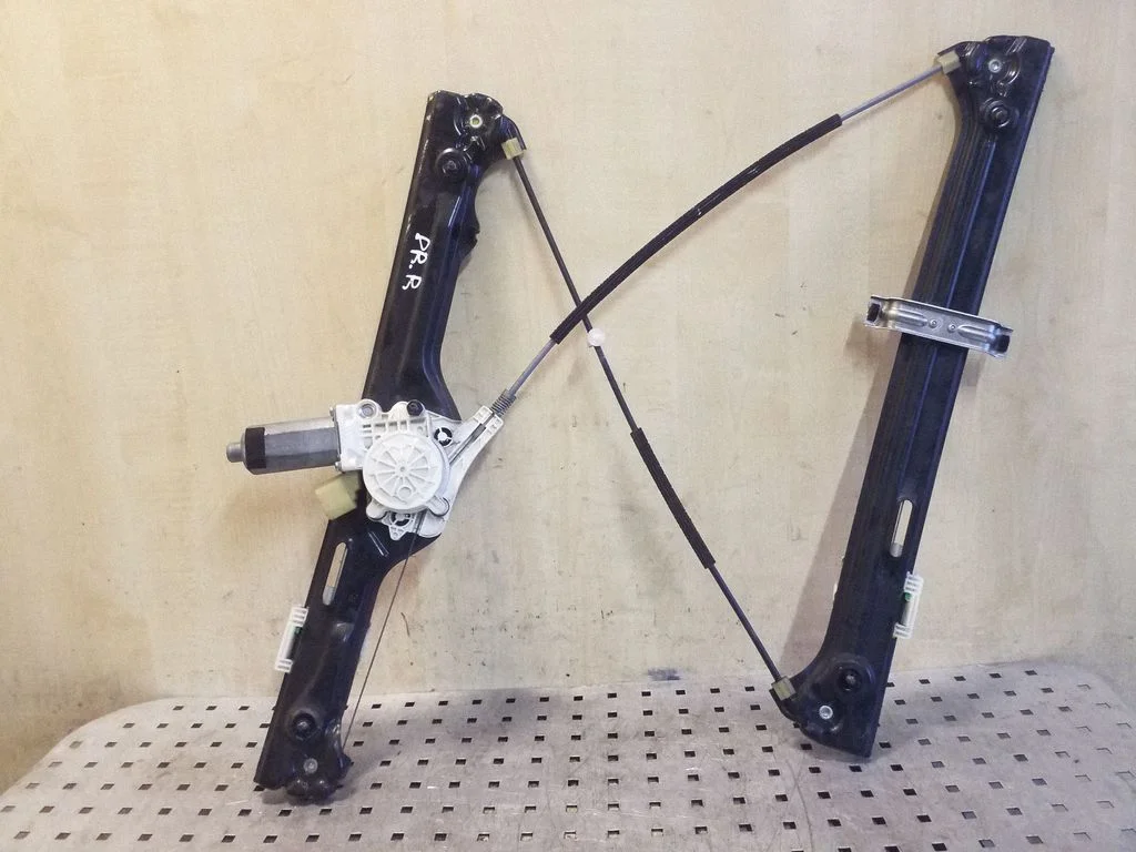 Front door window regulator with motor 6967262
