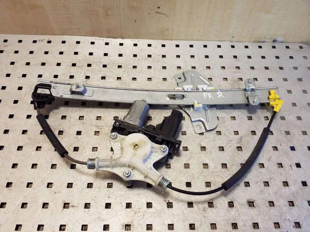Priekinio el. lango pakėlimo mechanizmo komplektas