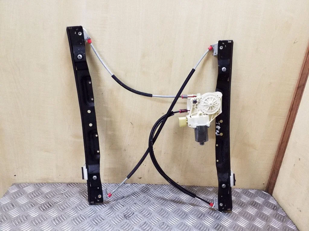 Priekšējā el. loga pacēlāja mehānisma komplekts 6M21U23201BY
