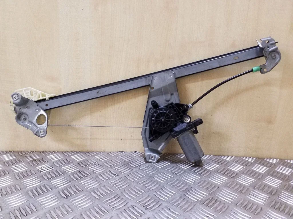 Priekinio el. lango pakėlimo mechanizmo komplektas