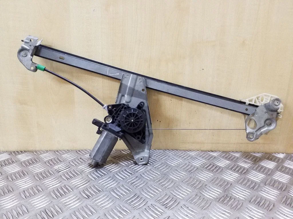 Priekinio el. lango pakėlimo mechanizmo komplektas