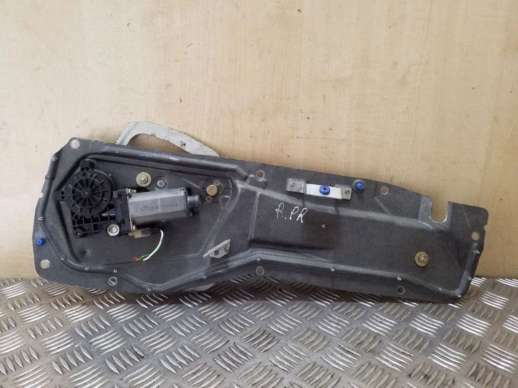 Front door window regulator with motor – Volvo S70 V70 V70 XC (1997-2000)