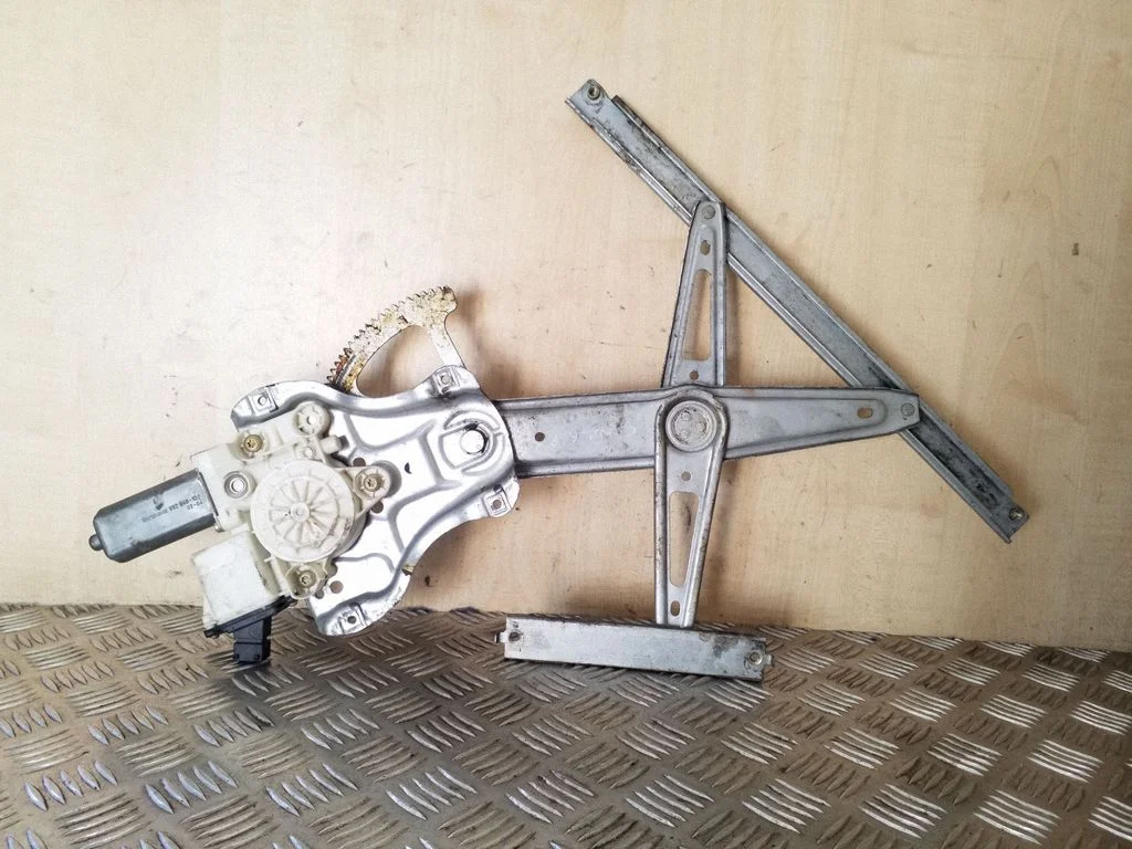 Priekinio el. lango pakėlimo mechanizmo komplektas
