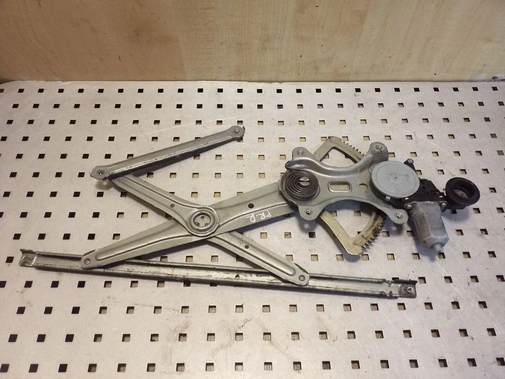 Front door window regulator with motor 8571058010