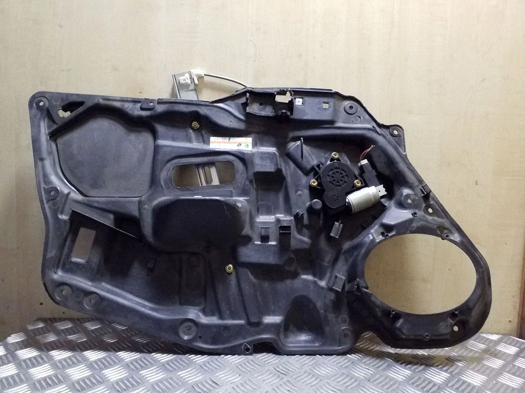 Priekinio el. lango pakėlimo mechanizmo komplektas