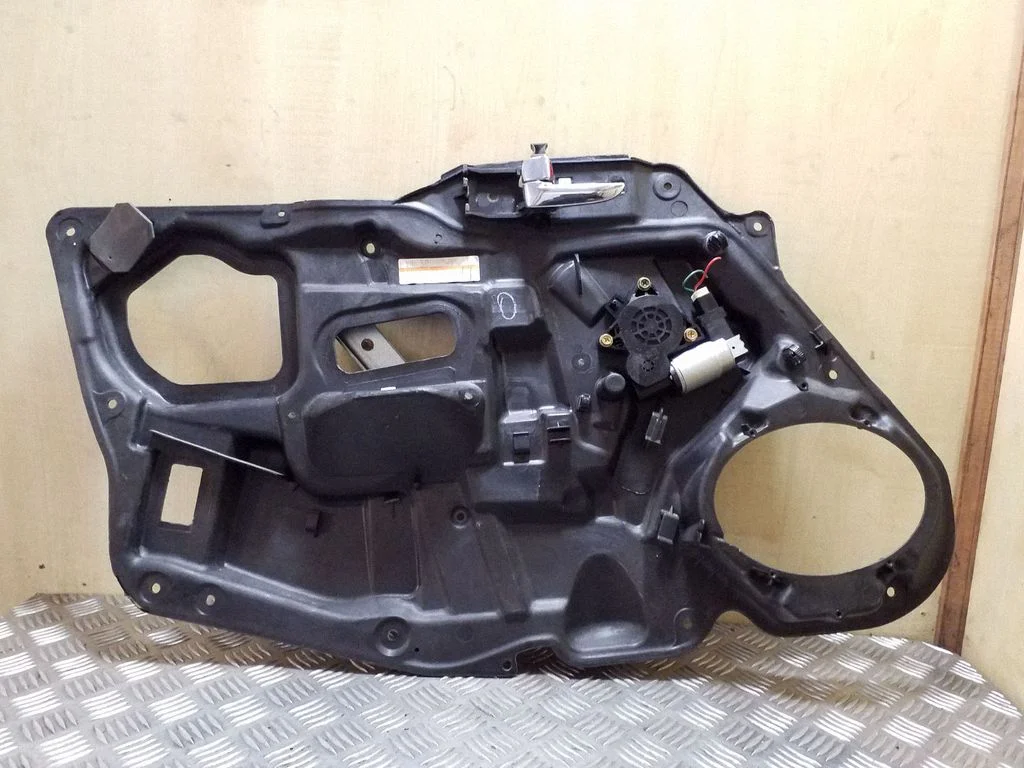 Priekinio el. lango pakėlimo mechanizmo komplektas