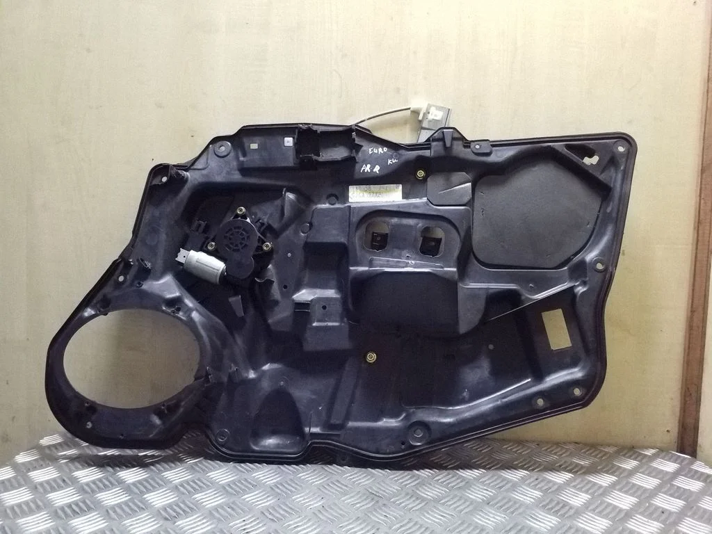 Priekinio el. lango pakėlimo mechanizmo komplektas