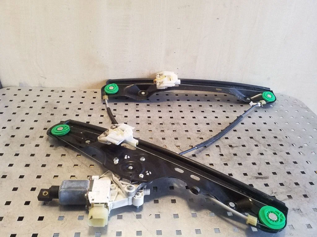 Front door window regulator with motor – BMW X1 E84 (2009-2015)