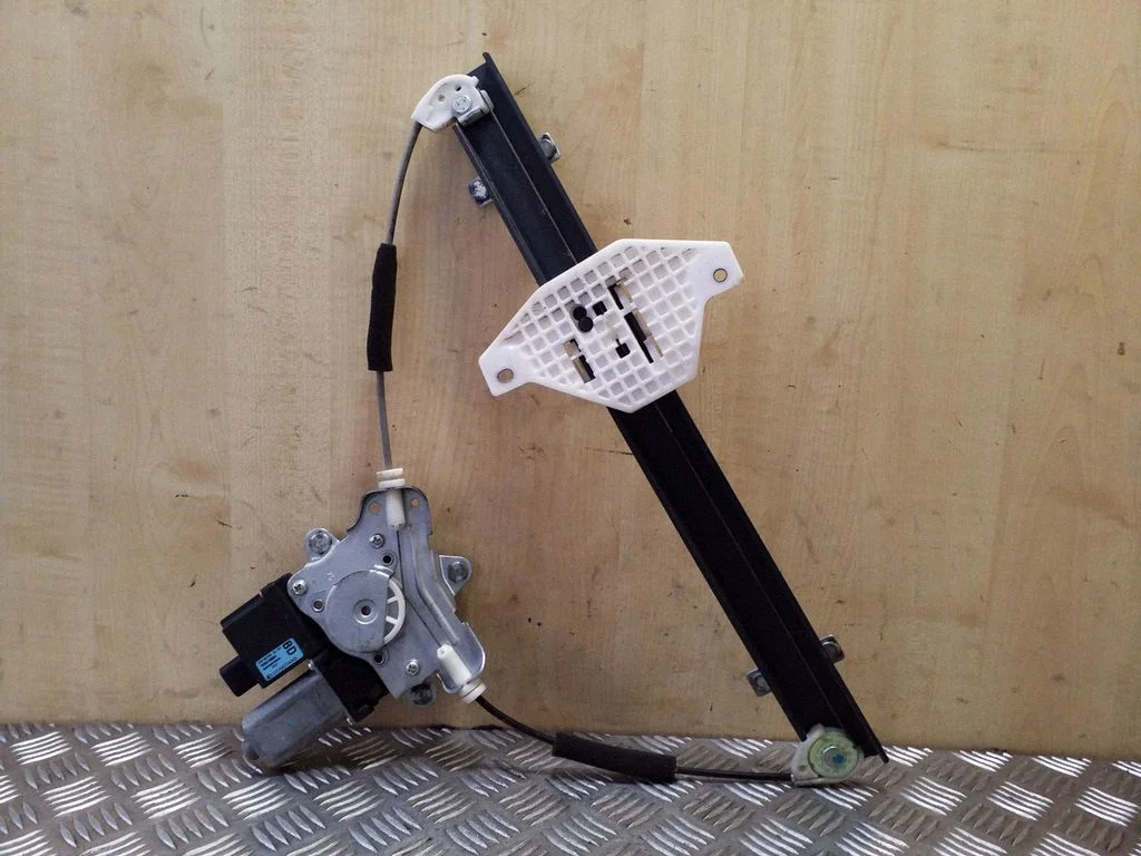 Front door window regulator with motor – Opel Antara (2006-2016)
