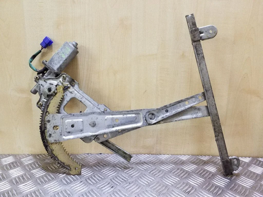 Priekinio el. lango pakėlimo mechanizmo komplektas
