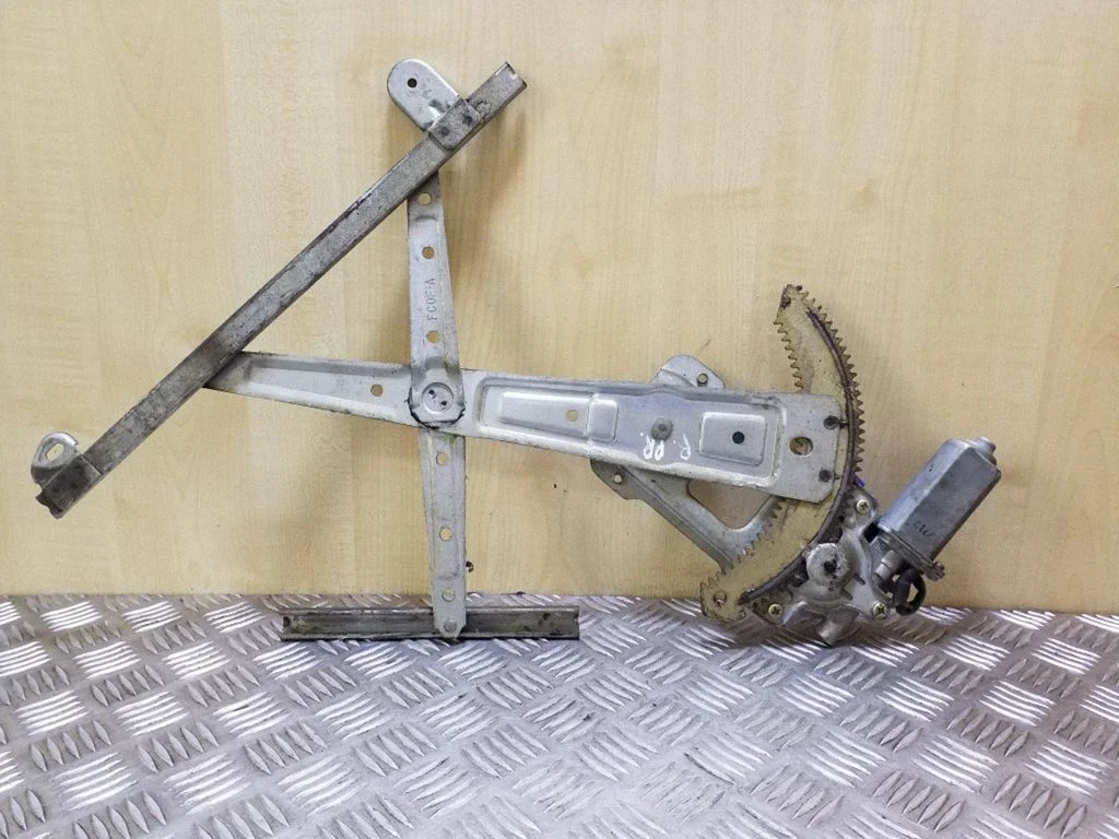Priekinio el. lango pakėlimo mechanizmo komplektas