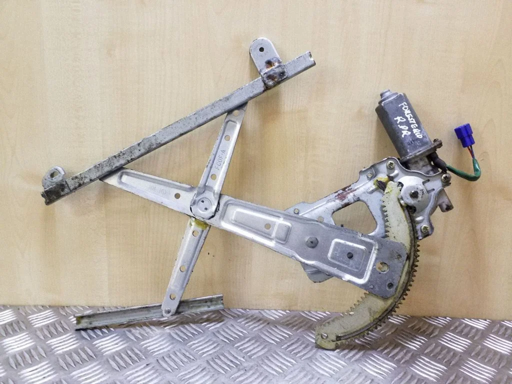 Priekinio el. lango pakėlimo mechanizmo komplektas