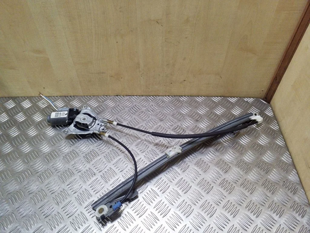 Front door window regulator with motor 400672T4