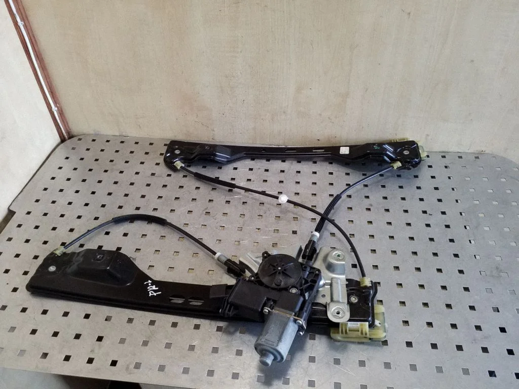 Priekinio el. lango pakėlimo mechanizmo komplektas