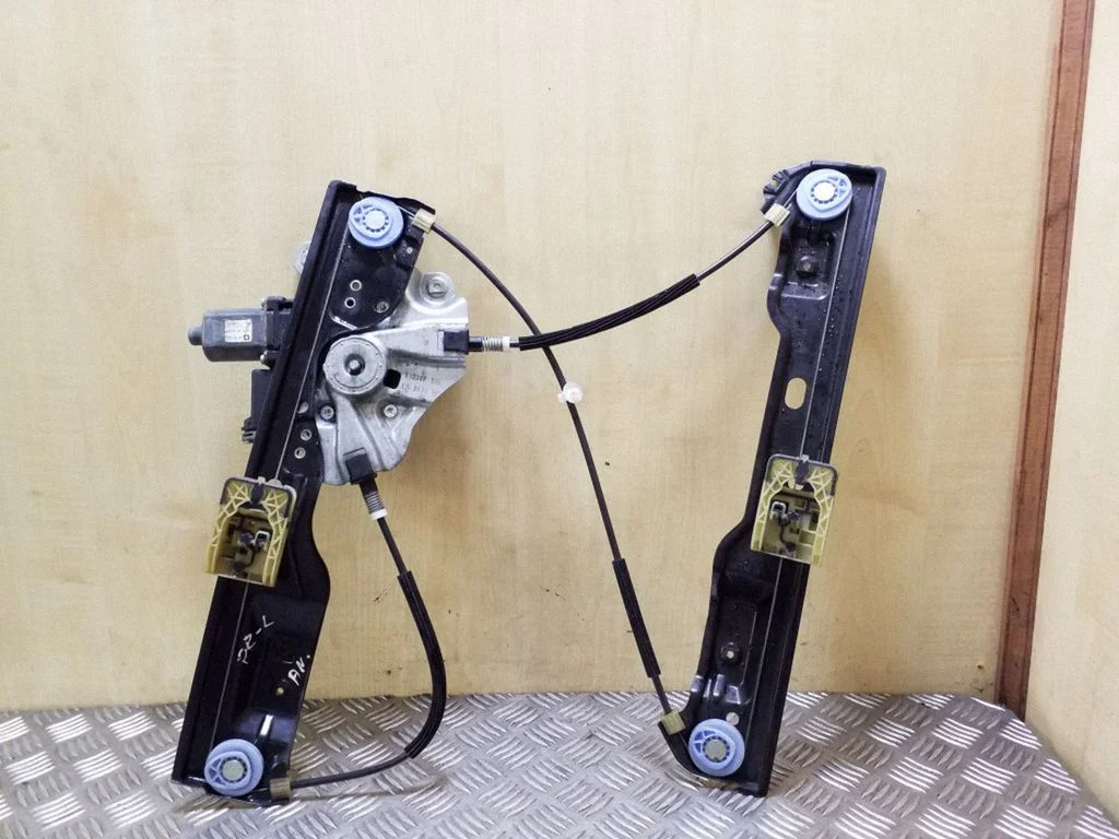 Priekinio el. lango pakėlimo mechanizmo komplektas