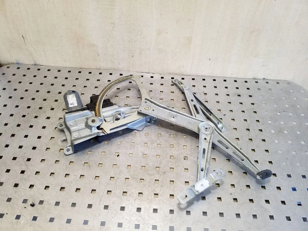 Priekinio el. lango pakėlimo mechanizmo komplektas
