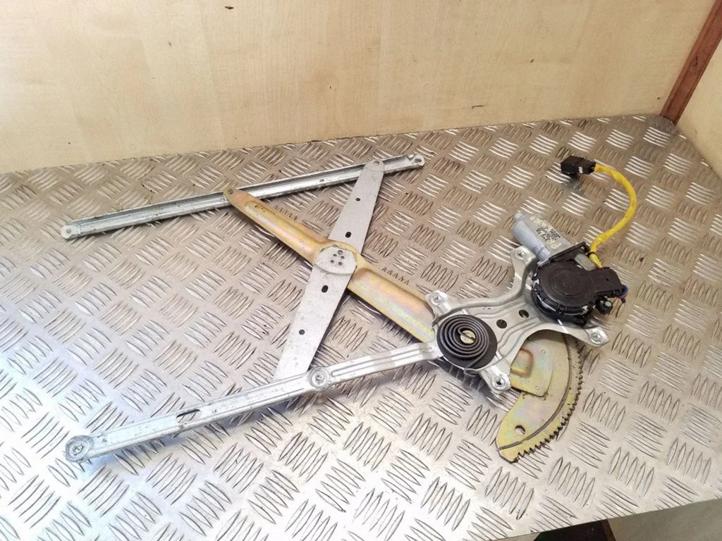 Priekinio el. lango pakėlimo mechanizmo komplektas