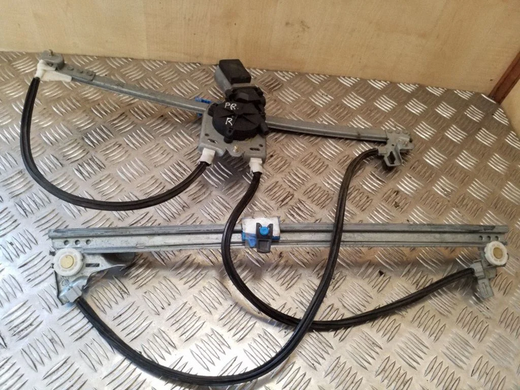 Priekinio el. lango pakėlimo mechanizmo komplektas