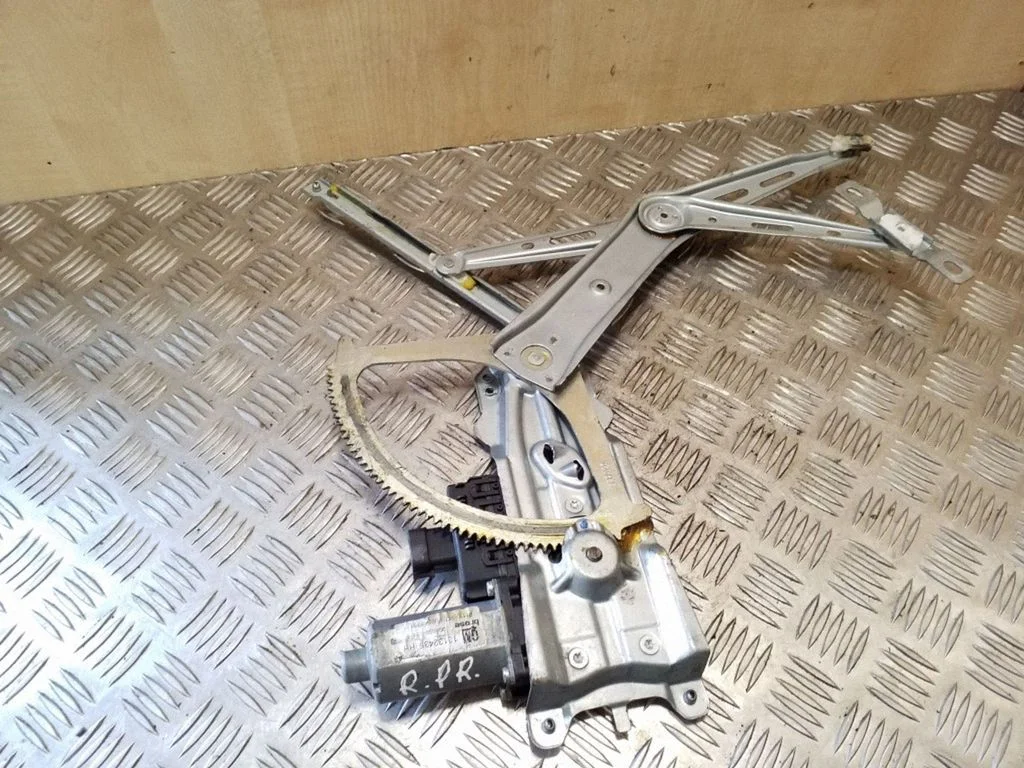 Priekinio el. lango pakėlimo mechanizmo komplektas