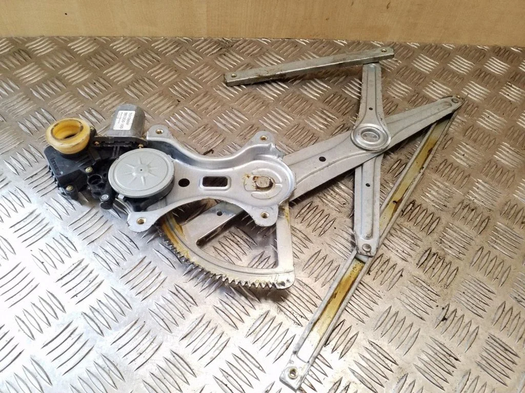Priekinio el. lango pakėlimo mechanizmo komplektas