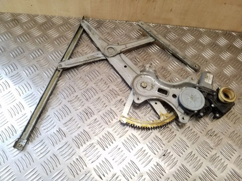 Priekinio el. lango pakėlimo mechanizmo komplektas