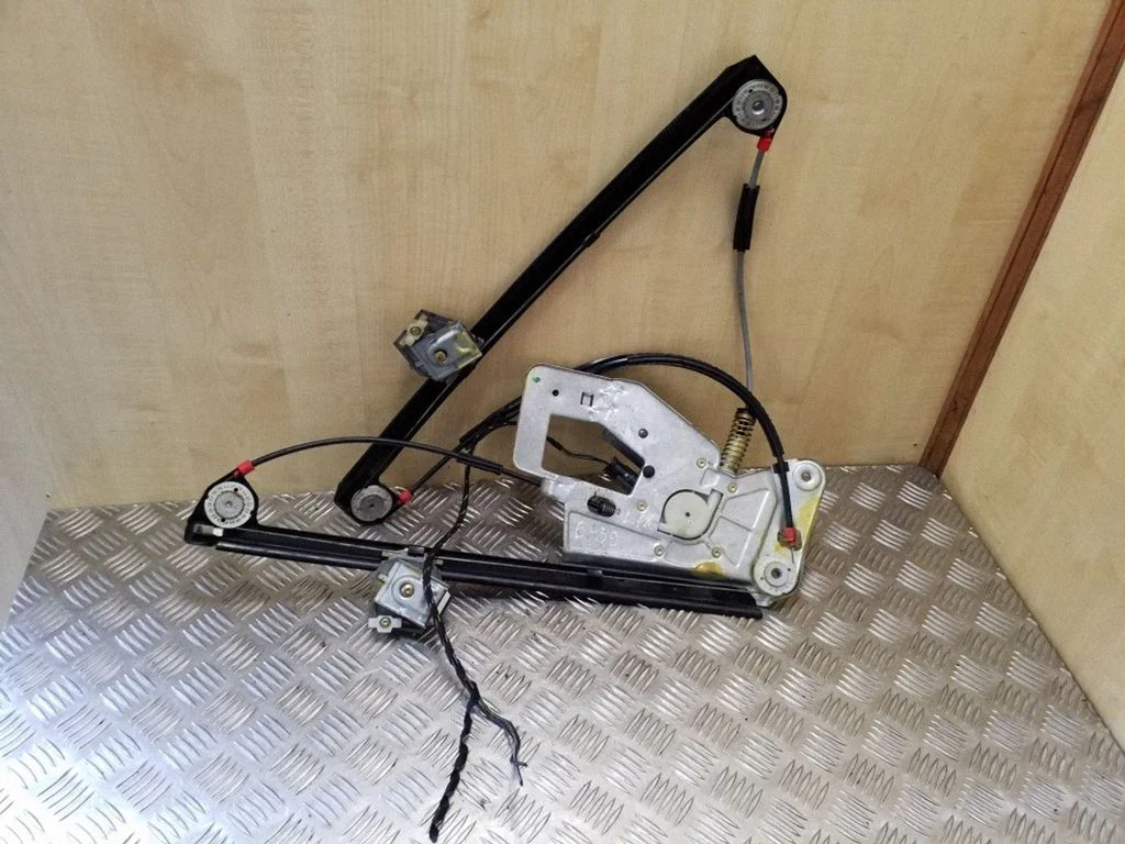 Priekinio el. lango pakėlimo mechanizmo komplektas