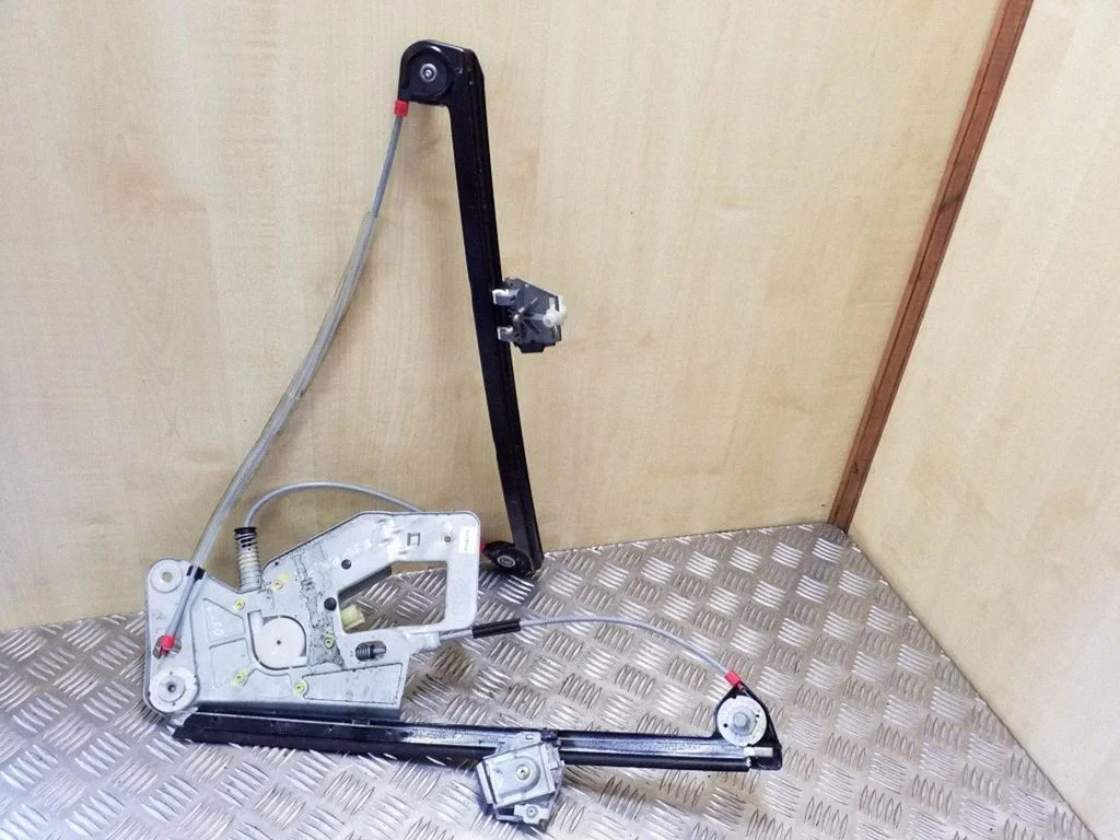 Priekinio el. lango pakėlimo mechanizmo komplektas