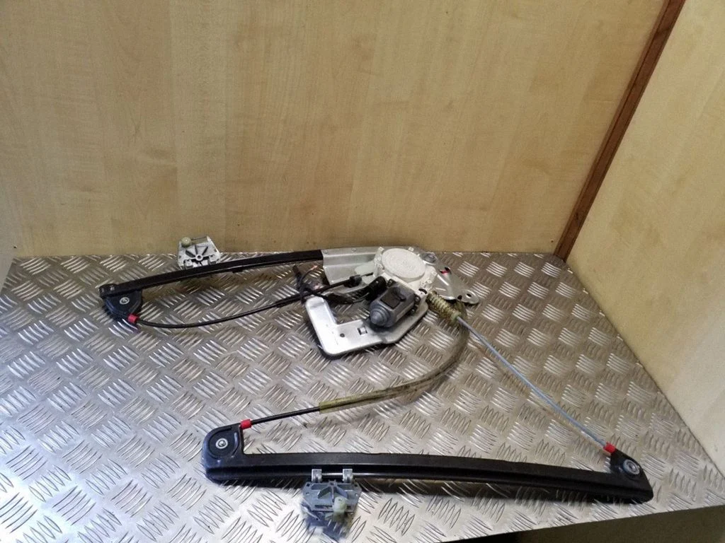 Priekinio el. lango pakėlimo mechanizmo komplektas