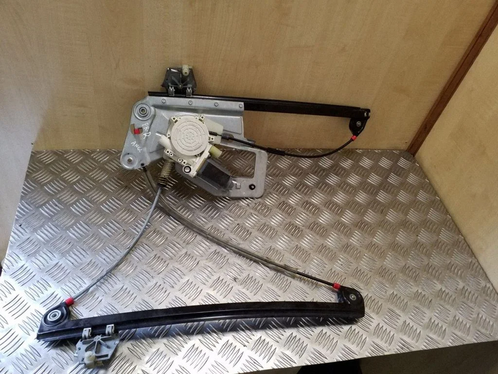 Priekinio el. lango pakėlimo mechanizmo komplektas