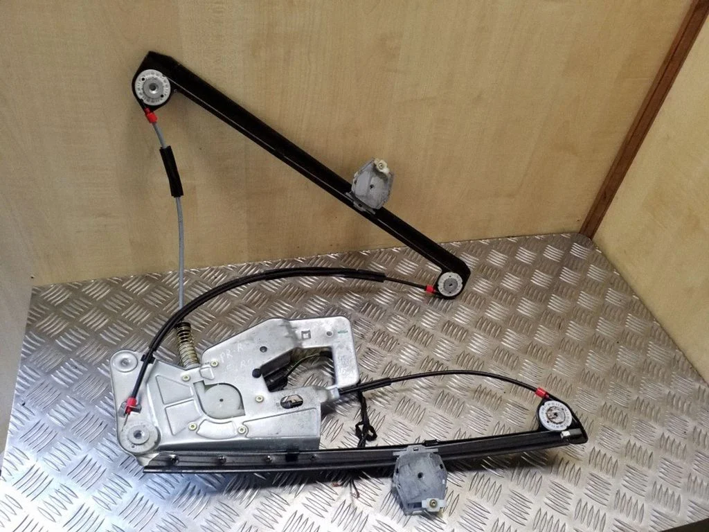 Priekinio el. lango pakėlimo mechanizmo komplektas