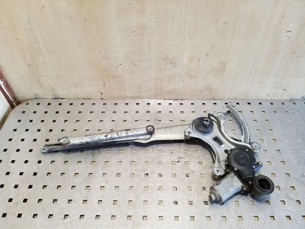 Priekinio el. lango pakėlimo mechanizmo komplektas
