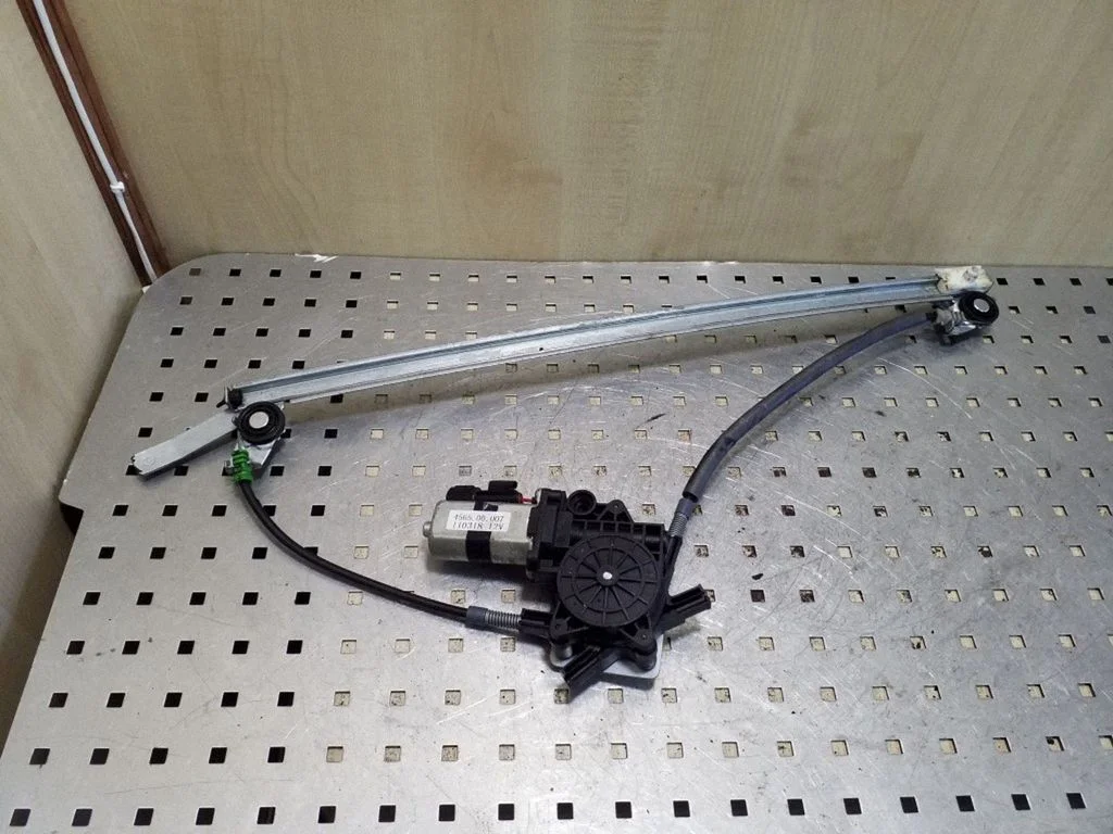 Priekinio el. lango pakėlimo mechanizmo komplektas