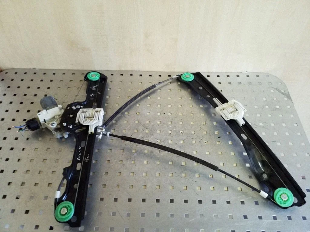 Priekinio el. lango pakėlimo mechanizmo komplektas