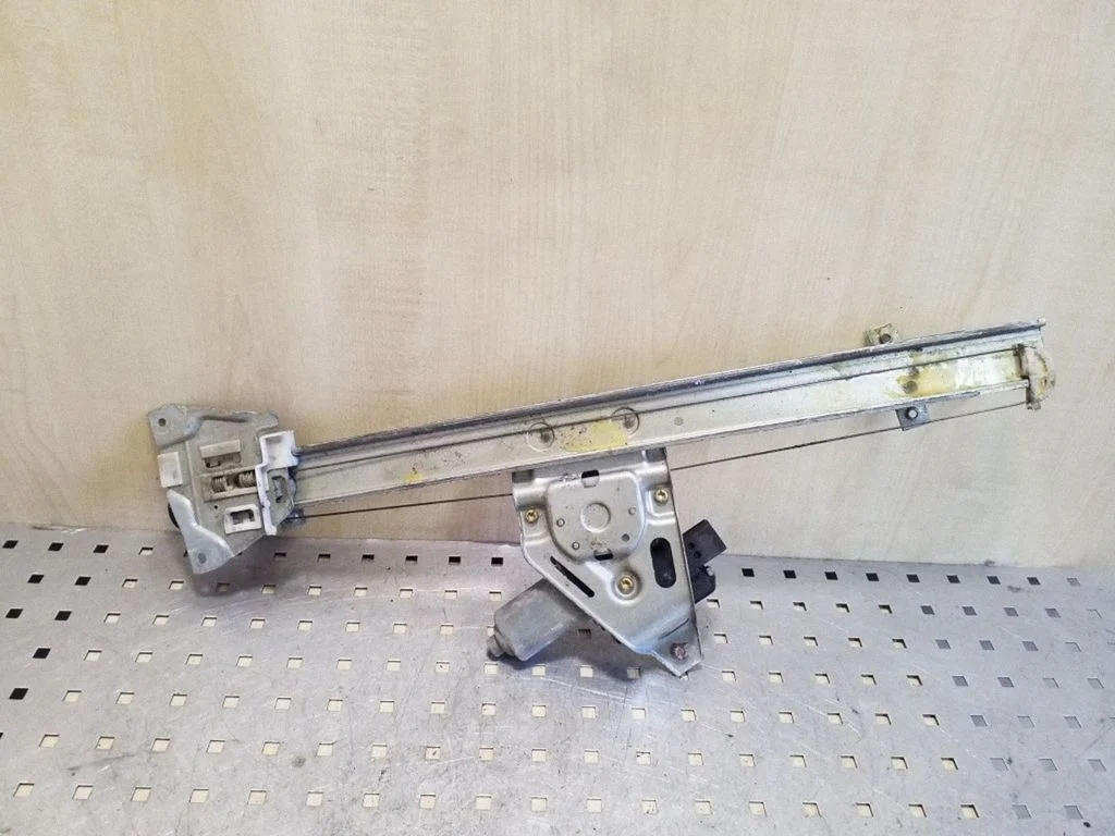 Priekinio el. lango pakėlimo mechanizmo komplektas
