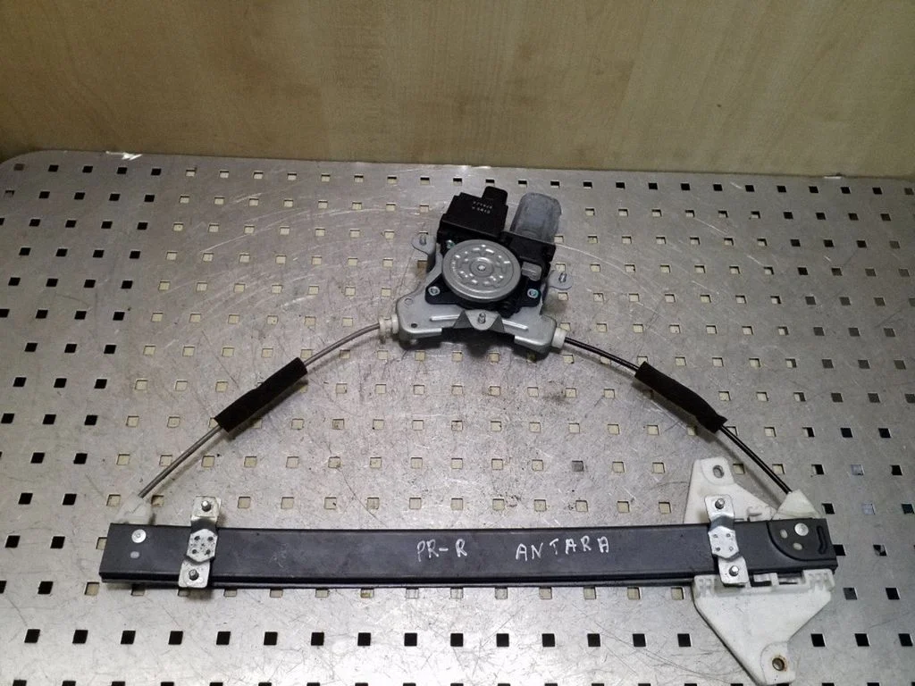 Front door window regulator with motor – Opel Antara (2006-2016)