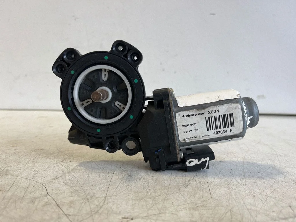 Front door window regulator motor 402034F