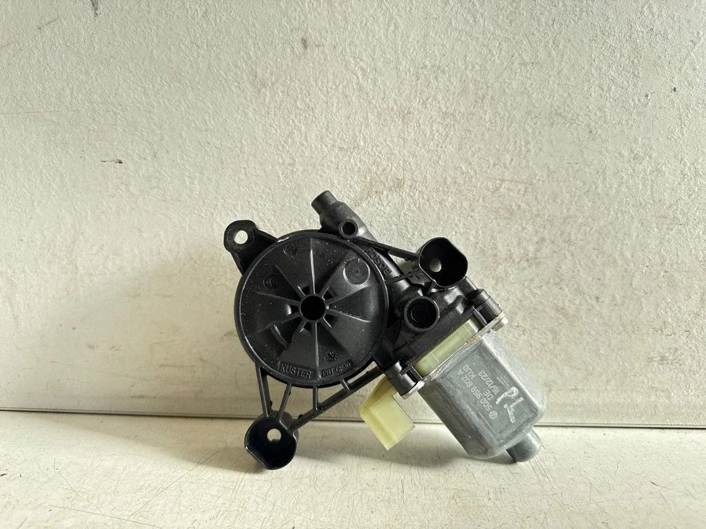 Front door window regulator motor 0130822714