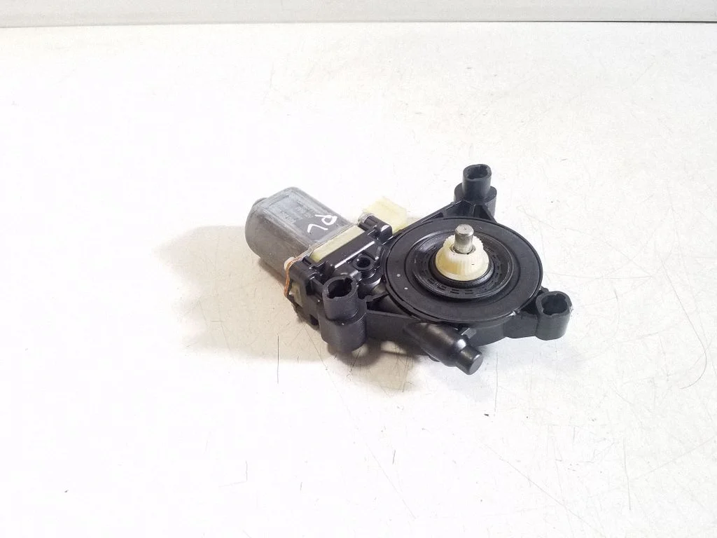Priekšējā loga pacēlāja motoriņš 5Q0959801B